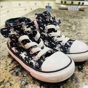 Girls converse